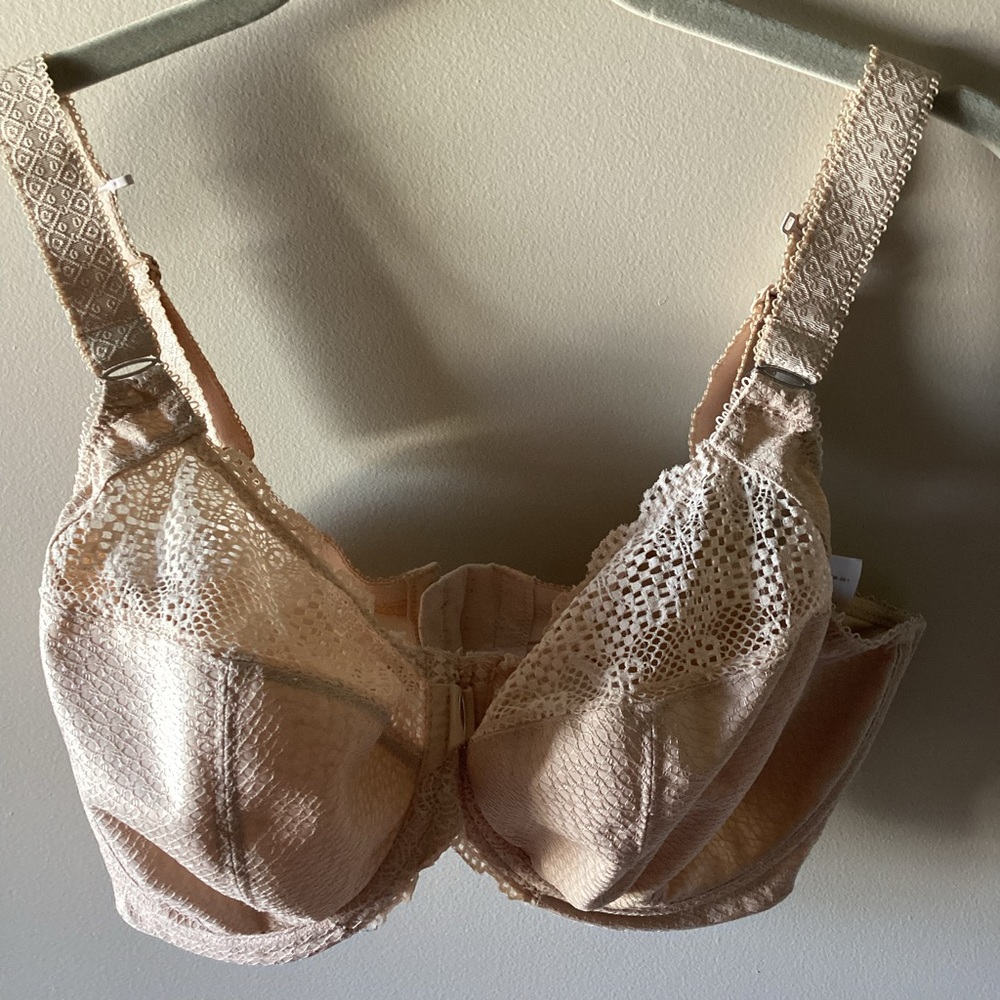EIomi  bra, beige size US 34J